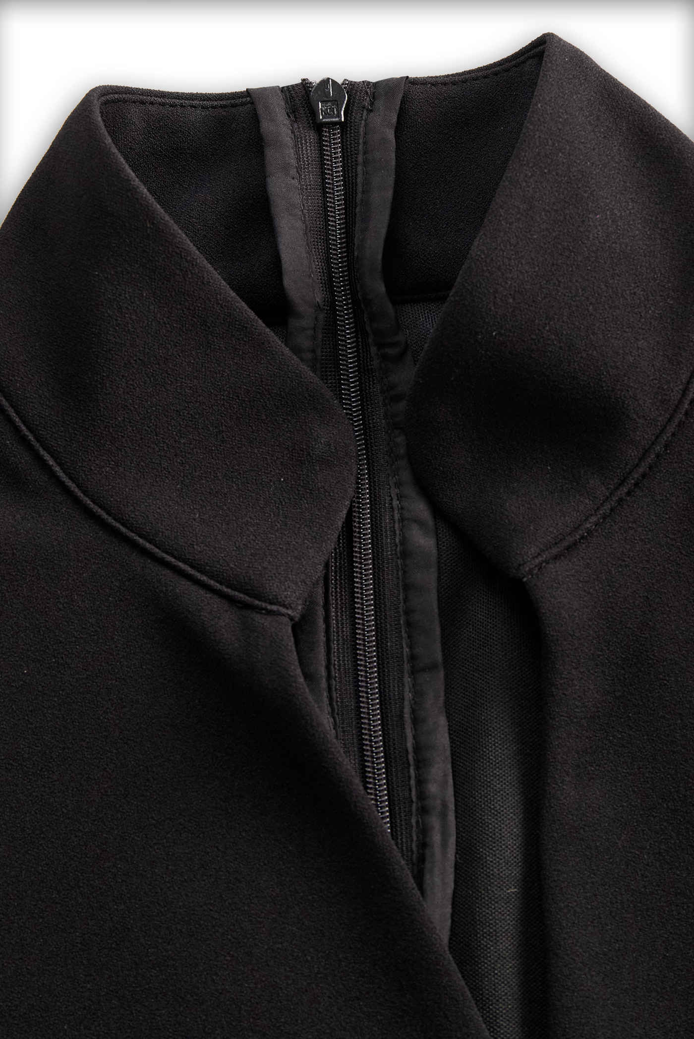 Klara | Sophisticated High-Collar Belted Midi Dress
