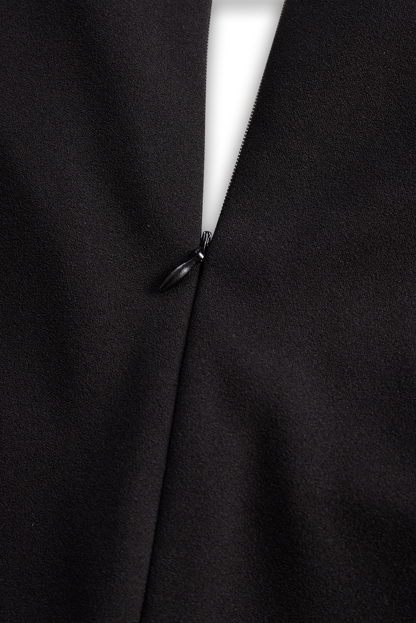 Klara | Sophisticated High-Collar Belted Midi Dress